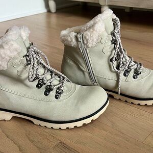 Cream Shearling-Lined Lace-Up Boots